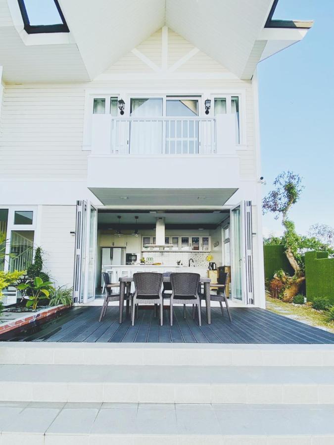 4 Bedroom Beachfront House With Private Pool In Batangas Nasugbu Exterior photo